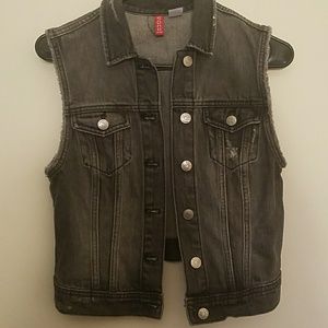 Jean Vest